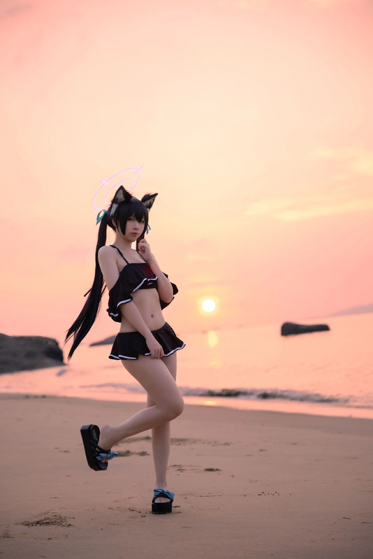 碧蓝档案 黑見芹香 海边泳装 - G44不会受伤